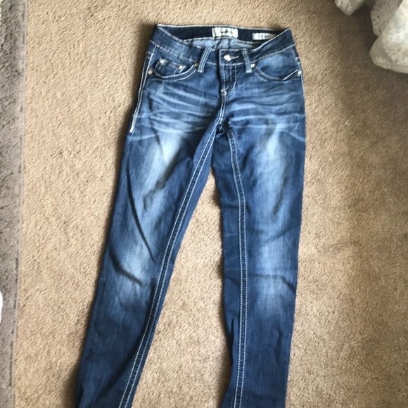 lynx Denim - Pants lynx skinny from the Buckle. BUNDLE TO SAVE